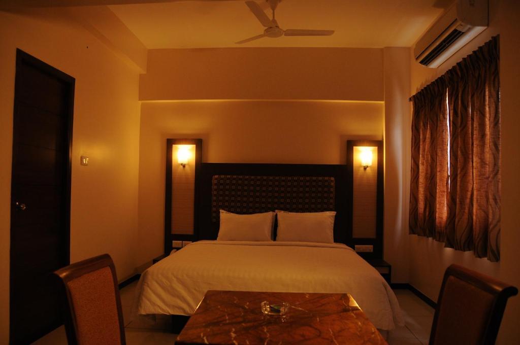 Hotel Viswas Tiruppur Phòng bức ảnh