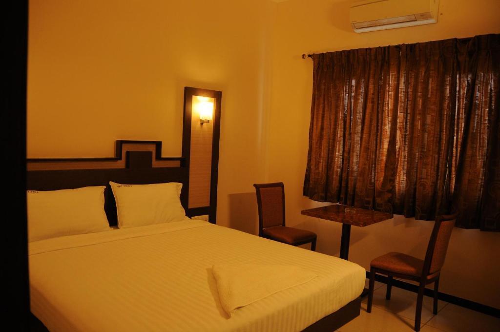 Hotel Viswas Tiruppur Phòng bức ảnh